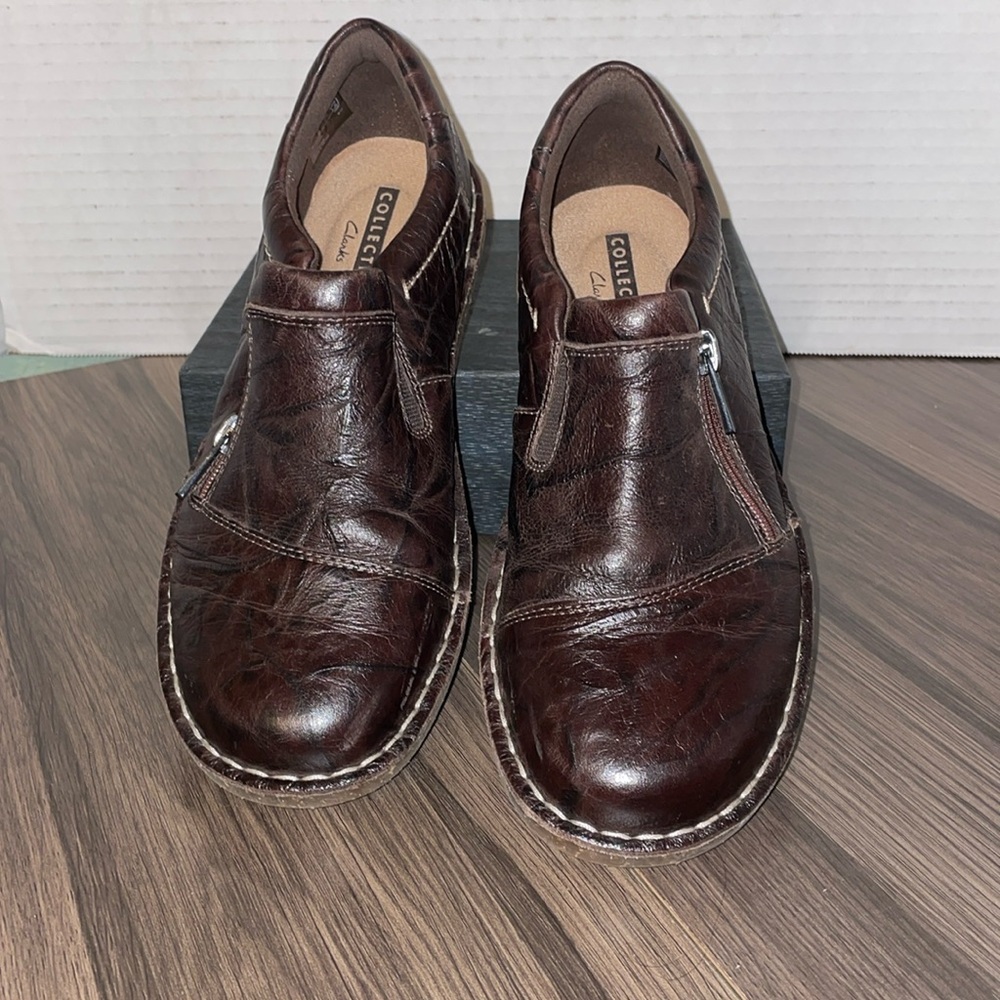 Clark’s Collection women’s zip up loafers size 6